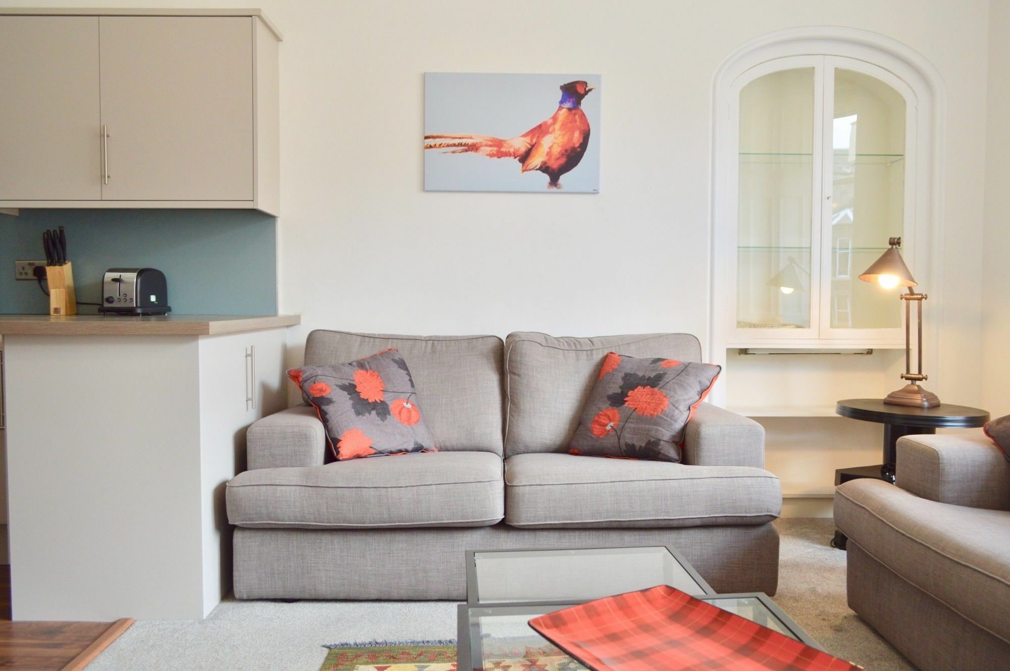 Spacious 3 Bedroom West End Flat EDI