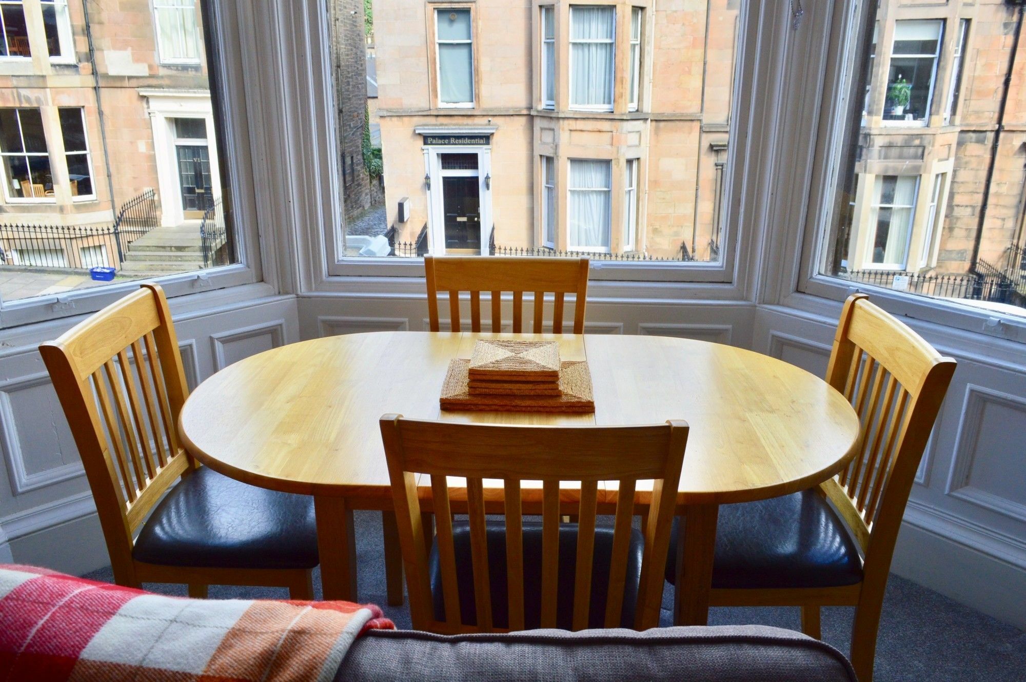 Apartment Spacious 3 Bedroom West End Flat EDI